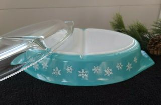 Vintage Pyrex Turquoise Snowflake 1.  5 Qt Oval Divided Casserole Dish With Lid