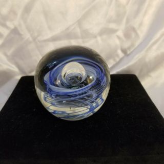 Vtg Dynasty Gallery Heirloom Collectibles Blue And White Swirl Paper Weight
