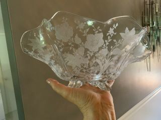 Vintage Cambridge.  Wildflower Etched Flowers.  Scalloped Bowl