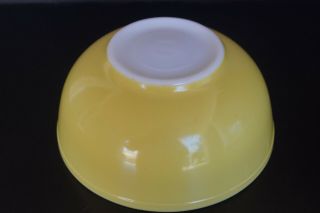 Vintage Pyrex Yellow 4 Qt Mixing Bowl W/wider Rim Circa 1957 Vgc (404) Usa