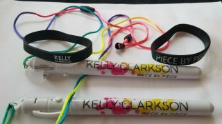 2 Kelly Clarkson Pocket Glow Sticks And 2 Wrist Bands Official Tour Merchandise