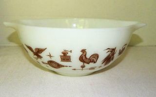 Pyrex Early American 2.  5 Qt Cinderella Mixing Bowl 443 Eagle & Rooster