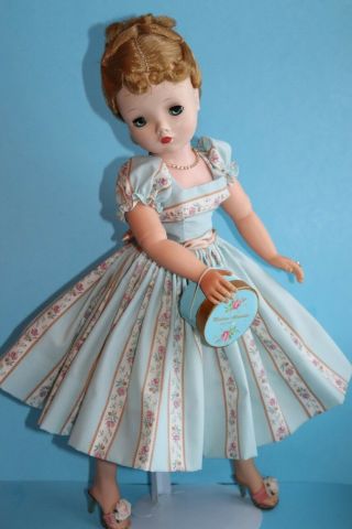 Pretty Madame Alexander Cissy Doll 1956 No Cracks Or Splits
