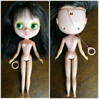 Vintage Kenner Blythe Doll w/Original Stand 1972 Raven Brunette - 3