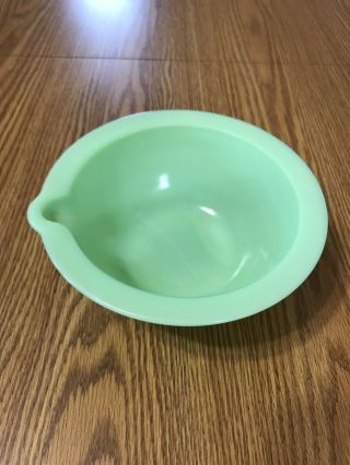 Vintage Mckee Jadeite Batter 7 1/8” Mixing Bowl With Spout