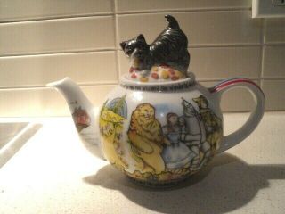 The Wizard Of Oz Teapot With Toto Lid 2011