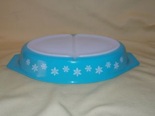 Vintage Pyrex Turquoise Snowflake 1 1/2 Quart Oval Divided Casserole Dish