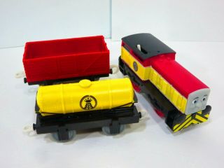 Thomas & Friends Motorized Dart & Oil Tanker Trackmaster Railway 2010