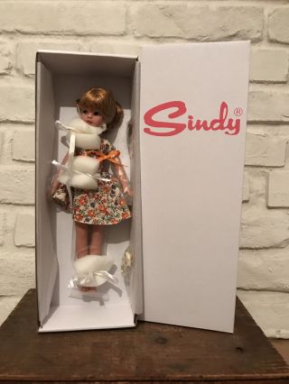 Sindy Tonner Doll - Sindy 