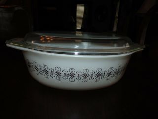 Vintage Pyrex Empire Scroll Filigree Oval Casserole Dish 045 W/lid 2.  5 Quart