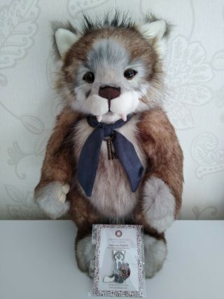 Charlie Bears Gorgeous Anniversary Wumbles Plus Pin Badge