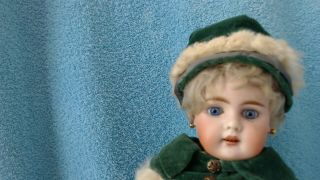 Antigue German Doll Mark Dep 261 Germany Green Velvet With Fur Trim Coat Stand