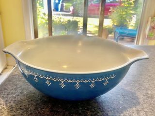 Vintage Pyrex Snowflake Garland 4 Qt.  Cinderella Mixing Bowl No.  444