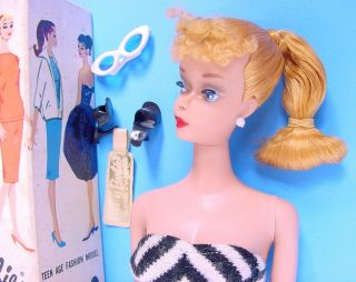 LOVELY 1960 BLONDE 4 PONYTAIL BARBIE in HAIR SET BOXED w WRIST TAG 2
