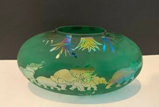 Vtg Large Oval Arthur Court Designs Green Glass Vase W/ Iridescent Elephants