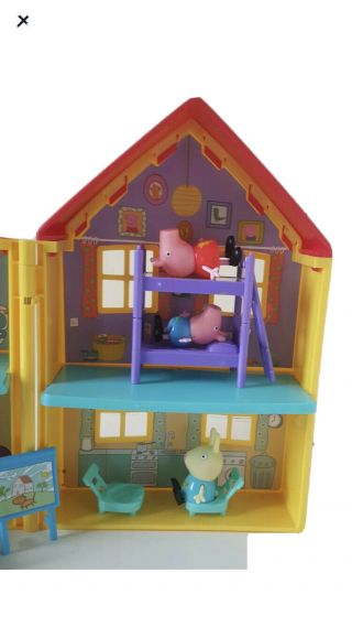 Peppa Pig Yellow Red Deluxe Carry Along Play House Set 2 Level Furniture Figures