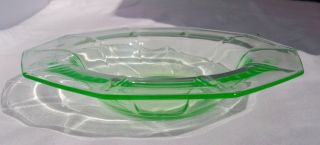 Cambridge Decagon 3077 Emerald Green 6 - 3/4 " Diameter Flat Rim Cereal Bowl