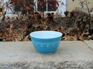 Vintage Pyrex Blue Snowflake Garland Cinderella 1.  5 Pint Mixing Bowl 401 - Usa