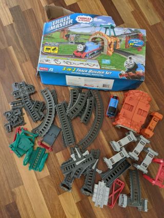 Fisher Price Thomas & Friends Trackmaster 5 - In - 1 Track Builder Set /