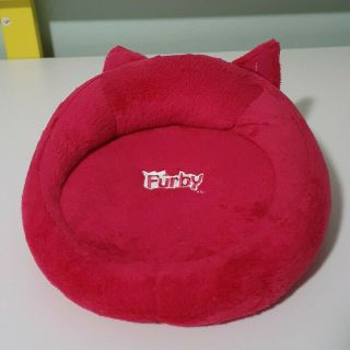 Furby A Mind Of Its Own Pink Furby Bed Hasbro 2012 Put Them To Sleep