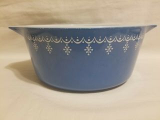 Vintage Pyrex Snowflake Blue Garland Round Casserole 2 - 1/2 Quart Cinderella 475