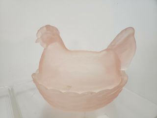Vintage Frosted Pink Glass Hen On A Nest Covered Dish Chicken Candy Dish
