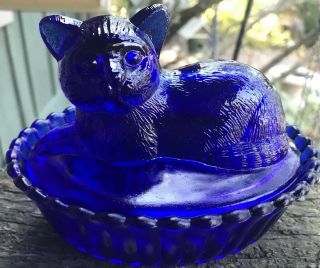 Westmoreland Glass Cat On Nest Cobalt Blue