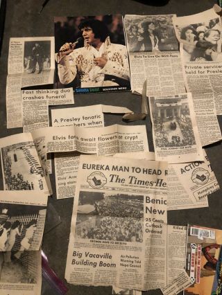 Collectible Elvis Presley Del Webb Sahara Tahoe Souvenir Menu,  And Old Newspape