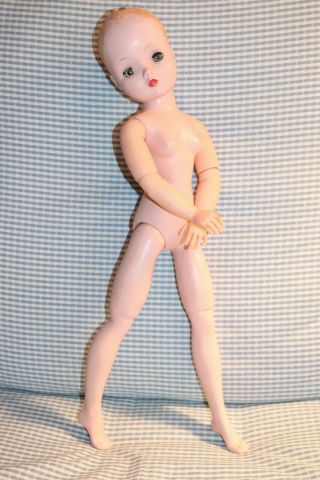 Vintage Madame Alexander Cissy Doll No Cracks