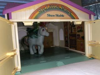 Vintage 1983 Hasbro My Little Pony Show Stable With 1 My Little Pony Unicorn