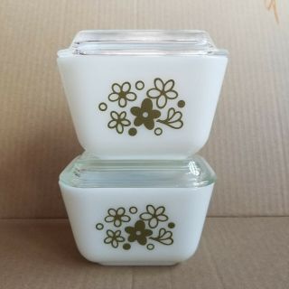 Vintage 2 Pyrex 501 Refrigerator Dish Green Crazy Daisy 1.  5 Cup Containers,  Lids