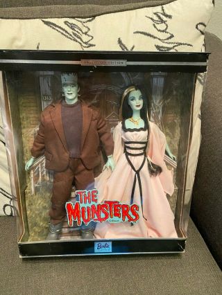 The Munsters Gift Set Barbie Ken Doll 2001 Collector Edition Nrfb Read