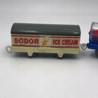 Thomas Trackmaster Sodor Ice Cream Factory Cars Set Chocolate Strawberry 2
