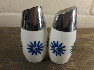 Vintage Gemco Westinghouse Green & Blue Daisy - Set Salt and Pepper Shakers 2