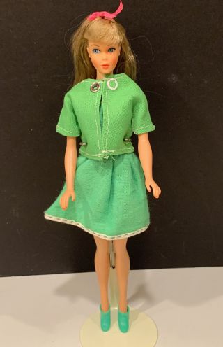 Gorgeous Ash Blonde 1190 Straight Leg,  Side Glance,  Barbie Doll 1967 - 1969