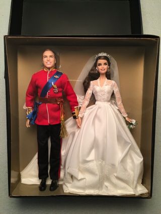 Barbie Prince William And Kate Middleton Royal Wedding.  Gift Set Gold Label.