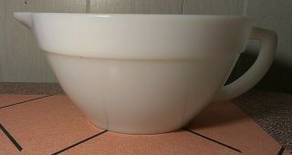 Fire King Oven Ware Batter Mixing Bowl W/spout White Milk Glass Made In Usa 8