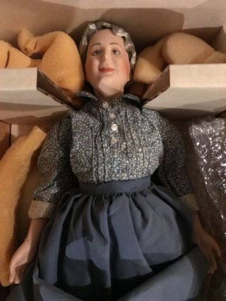 Franklin Heirloom Wizard Of Oz Auntie Em Porcelain Doll