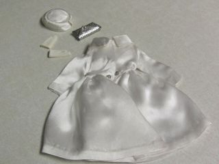 Vtg 1963 Barbie Fashion Pak White Satin Sparkle Coat Hat Gloves Purse