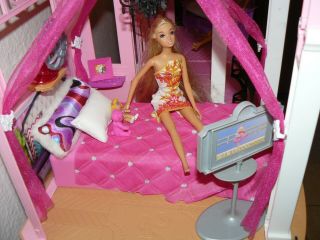 Mattel Barbie 3 Story fully furnished Pink House with car & 4 dolls 2