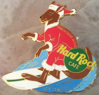 Hard Rock Cafe Sydney 2002 Christmas Pin Surfing Kangaroo As Santa - Hrc 20832