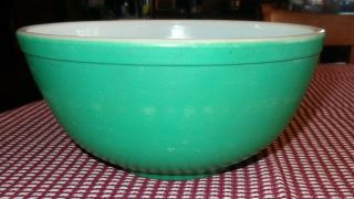 Old Vintage Primary Green Pyrex Nesting Mixing Bowl 2 - 1/2 Quart Usa Pat.  Off.