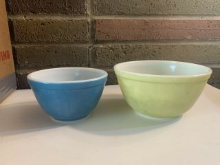 Set Of 2 Vintage Pyrex Yellow Blue Nesting Mixing Bowls - 401,  402