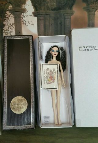 18.  5 " Tonner Queen Of The Dark Seas Parnilla Ghastly Nude Doll Le 130