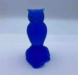 Westmoreland Owl On Stump Or 1 Pound Owl Figurine Blue Mist Dark Blue Glass Eyes