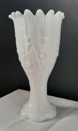 Vintage Westmoreland Milk Glass Vase Lily Of The Valley 7 " Tall,  Marked " Wm "