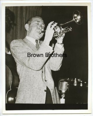 Vintage 1940s American Jazz Coronet Player Muggsy Spanier Blows The Horn Photo