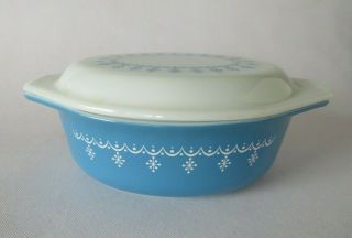 Vintage Pyrex Snowflake Blue White Garland Covered 1 - 1/2 Qt Casserole Dish 043