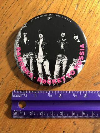 Vtg Og The Ramones Rockets To Russia Punk Rock 77mm Bin Lid Pin Badge Ny 1970s