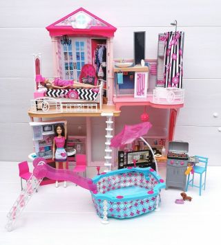 Barbie Cfb64 Your Style House Playset With Furniture,  Dolls & Accessories.